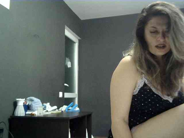 lionessmom webcam