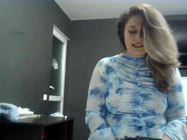 lionessmom webcam