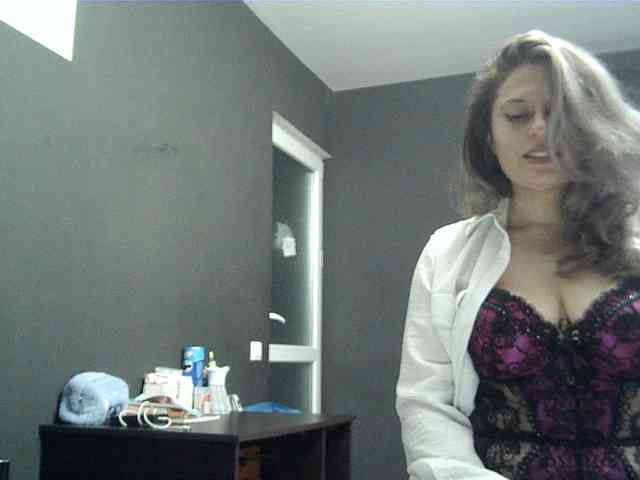 lionessmom webcam