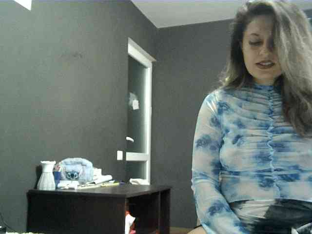 lionessmom webcam
