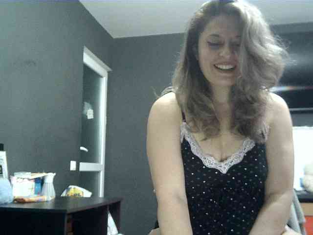 lionessmom webcam