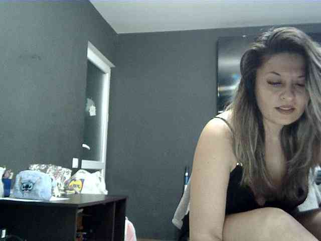 lionessmom webcam