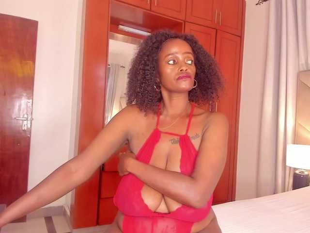 le modèle serena_ est en webcam porno dans un show sur le site bongacams, il possède les tags suivants: Ebony,Brunette,Trimmed