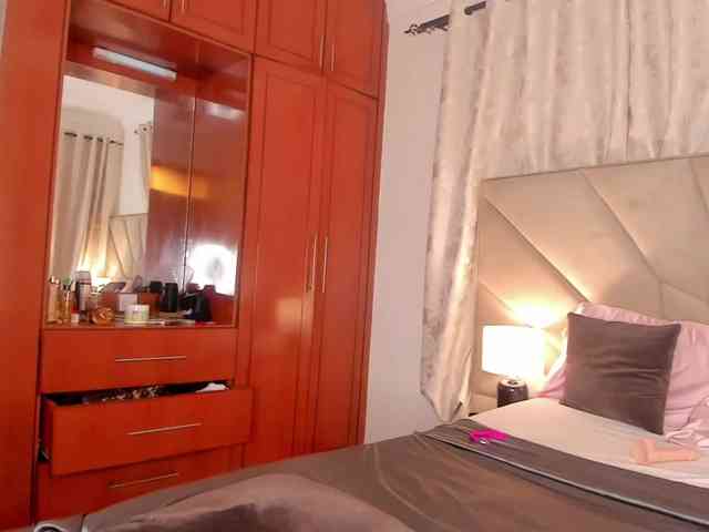 Serena_'s cam show statistics and live stream