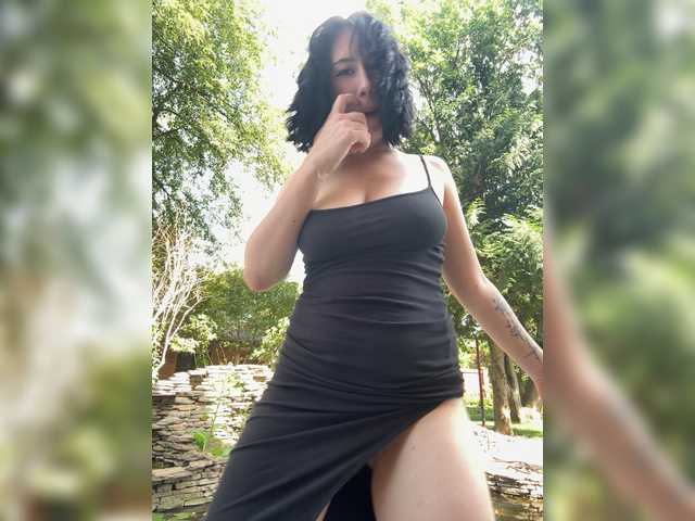 CurvyWoman-