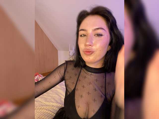 BustyLina live webcam show