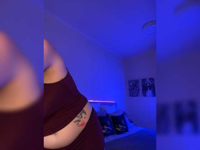 CurvyWoman-
