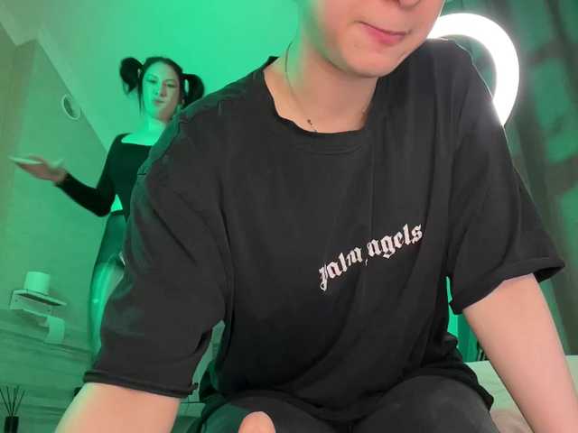  CurvyWoman- chat room