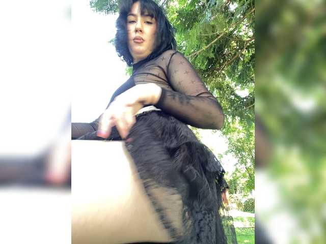 CurvyWoman-