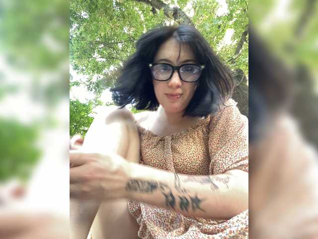 BustyLina live webcam show