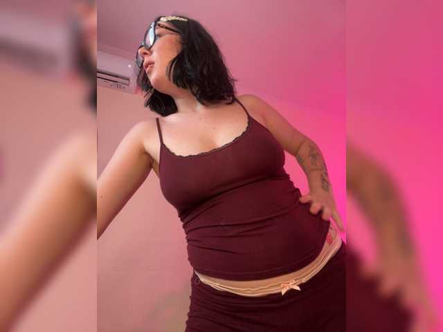 CurvyWoman-