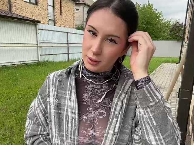 CurvyWoman-