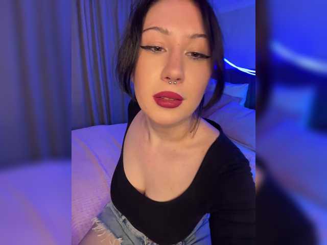 CurvyWoman-'s BongaCams show and profile
