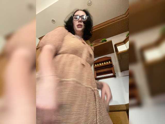 CurvyWoman-