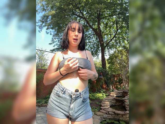 CurvyWoman-