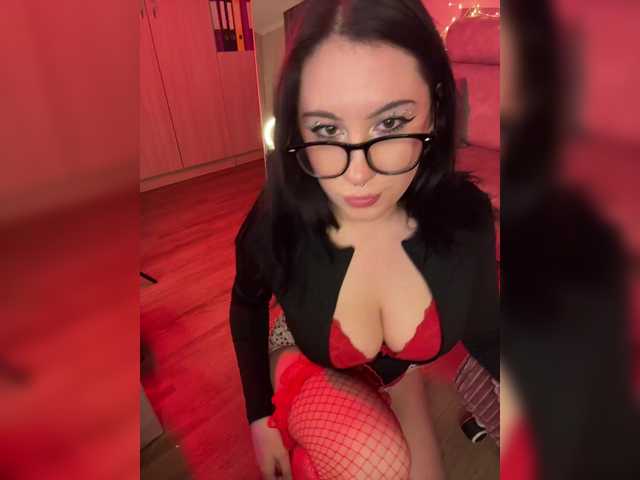  CurvyWoman- chat room