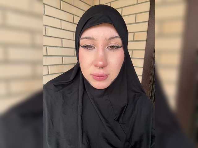 CurvyWoman-'s BongaCams show and profile