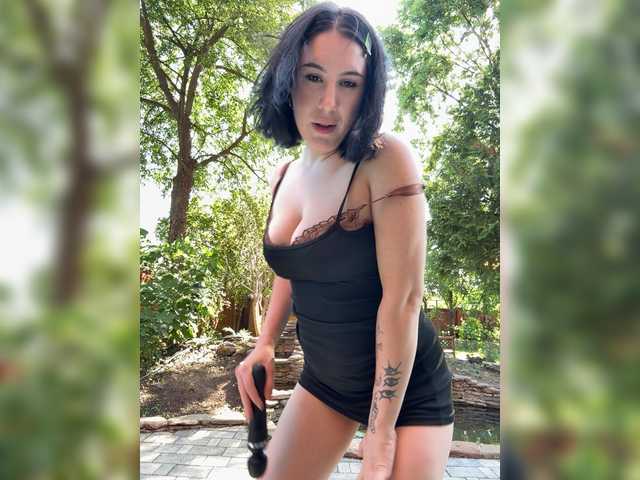 BustyLina