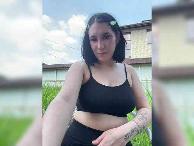 Модель: BustyLina