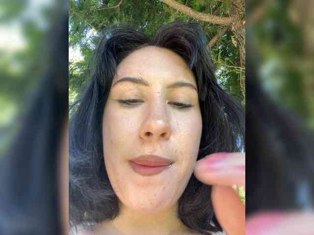 BustyLina webcam
