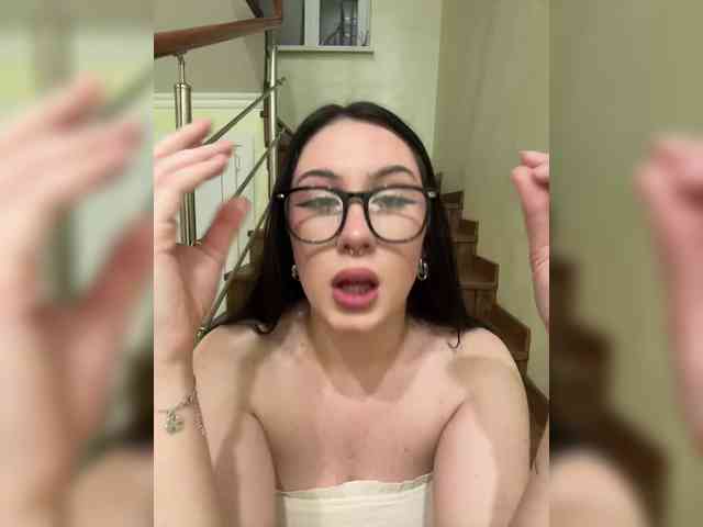 BustyLina webcam
