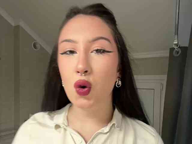 BustyLina webcam