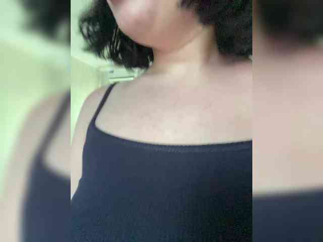 BustyLina webcam