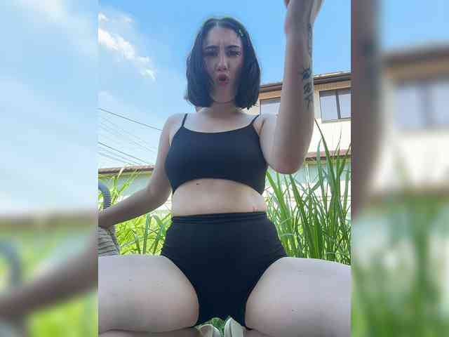 BustyLina webcam