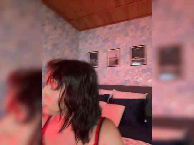 BustyLina webcam