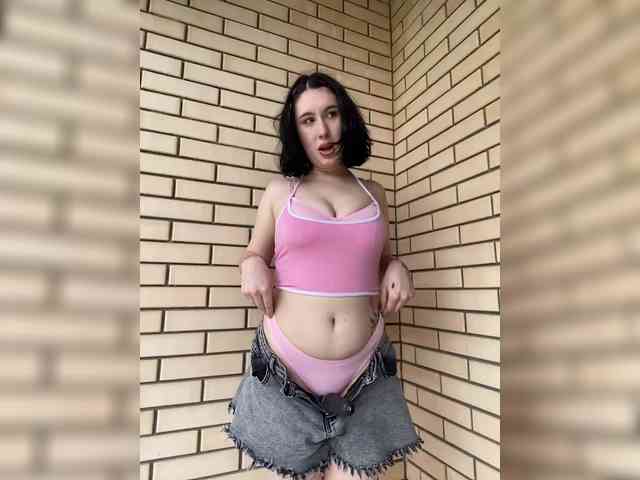 BustyLina webcam