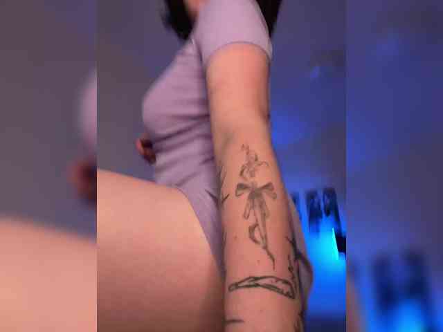 BustyLina webcam