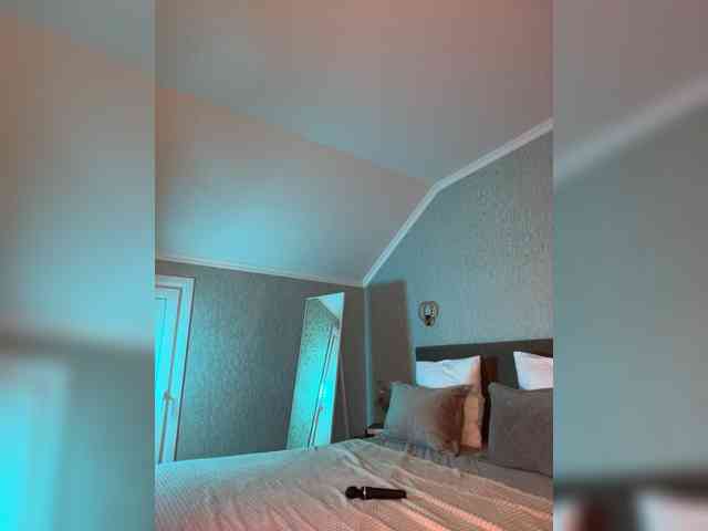 BustyLina webcam