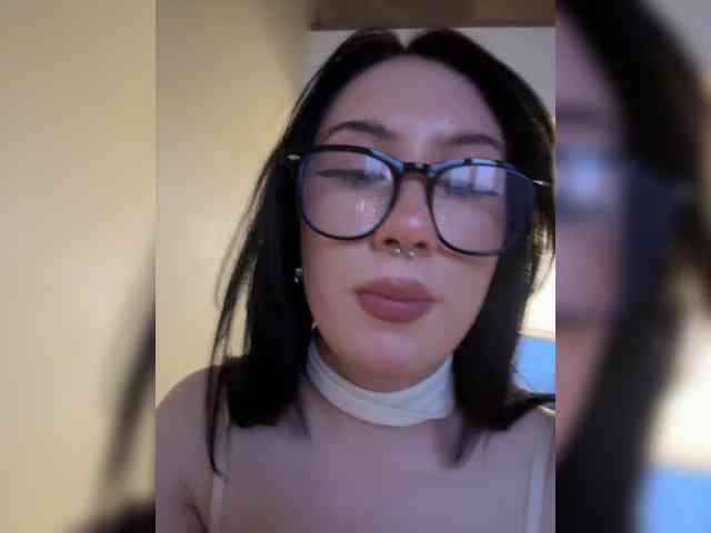 BustyLina webcam