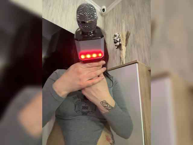 BustyLina webcam