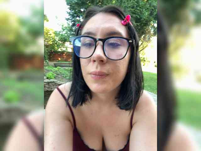 BustyLina webcam