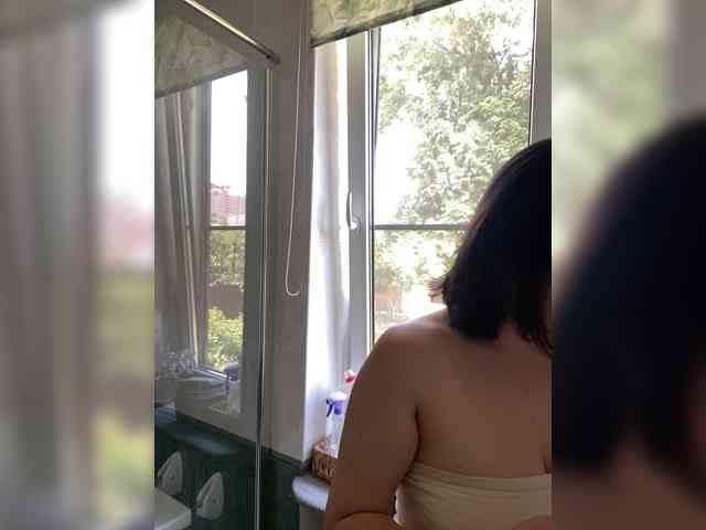 BustyLina webcam