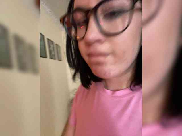 BustyLina webcam