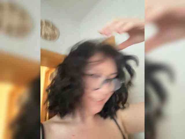 BustyLina webcam