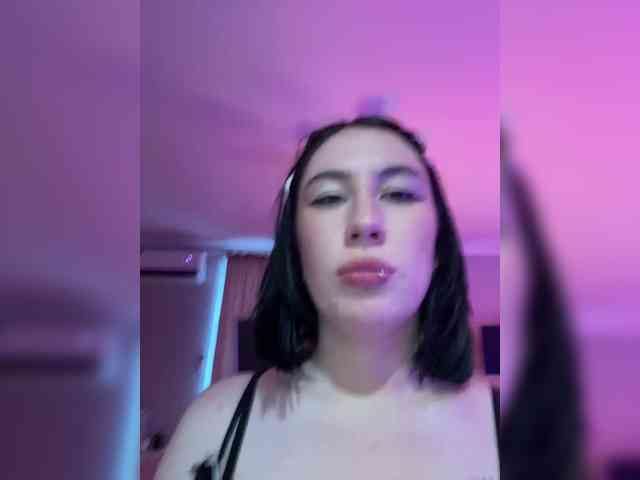 Модель: BustyLina