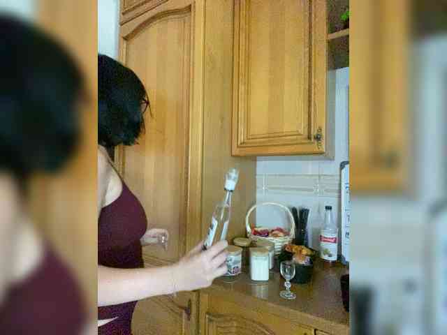 BustyLina webcam