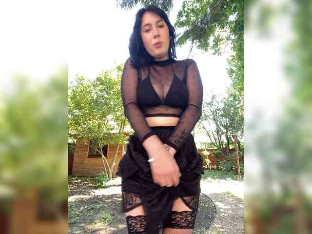 CurvyWoman-
