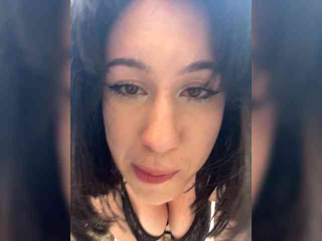 BustyLina webcam