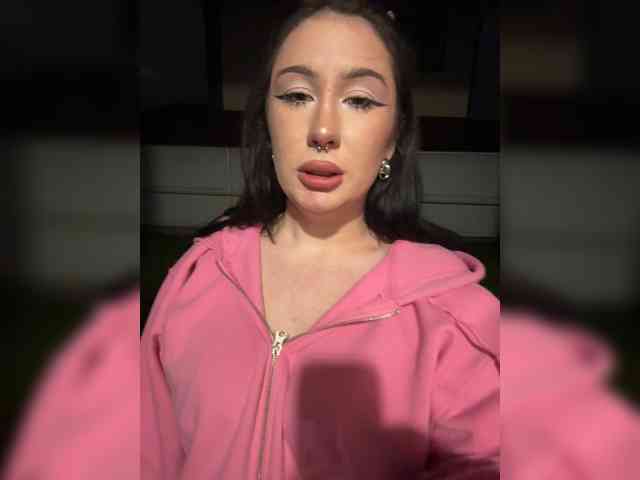 BustyLina webcam