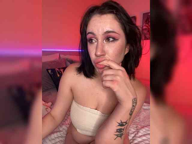 BustyLina webcam