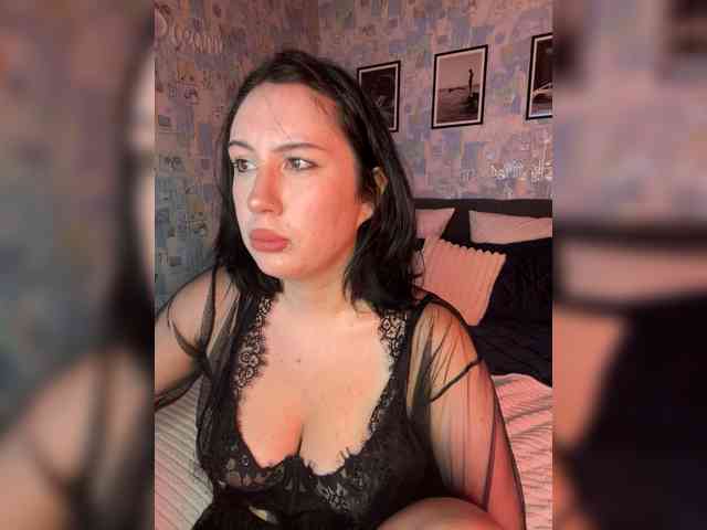 BustyLina webcam