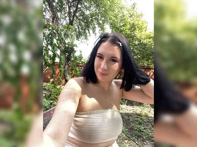 Модель: BustyLina