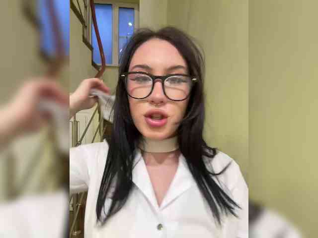 BustyLina webcam