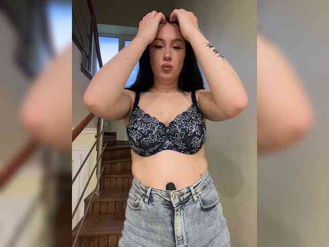 BustyLina webcam