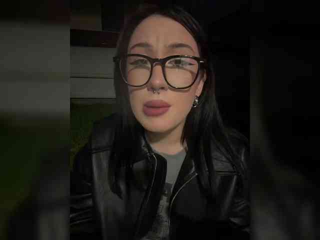 BustyLina webcam