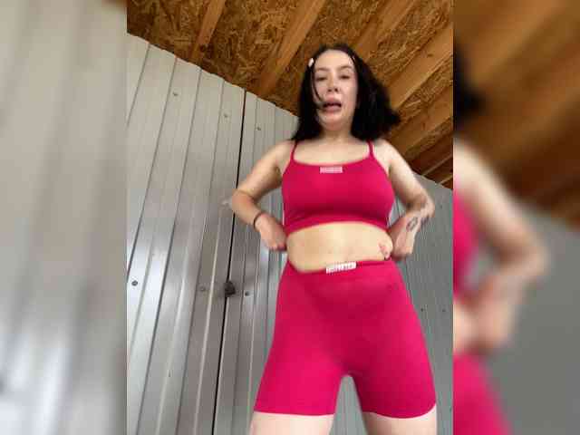 BustyLina webcam